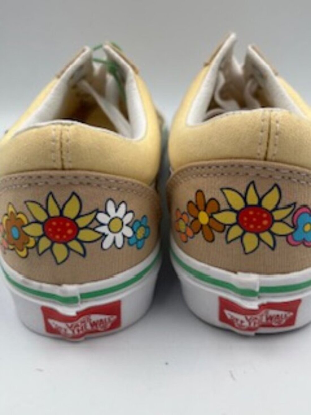 NEW Vans Sesame Street collab sneakers Women’s size 5.5 Embroidered Beige shoes - Picture 5 of 9
